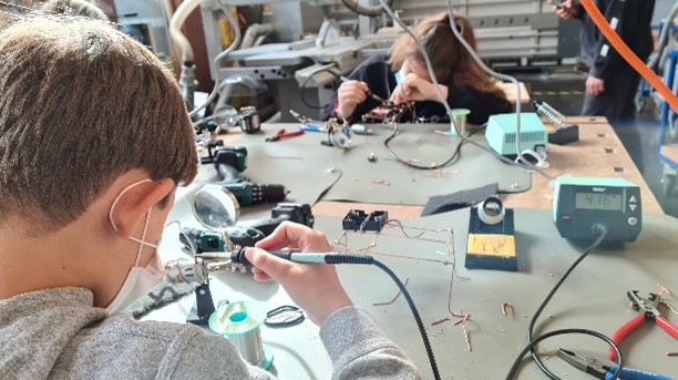 tl_files/fM_k0002/Bilder fuer Klassenhighlights/8. Klasse/MINT 12.jpg